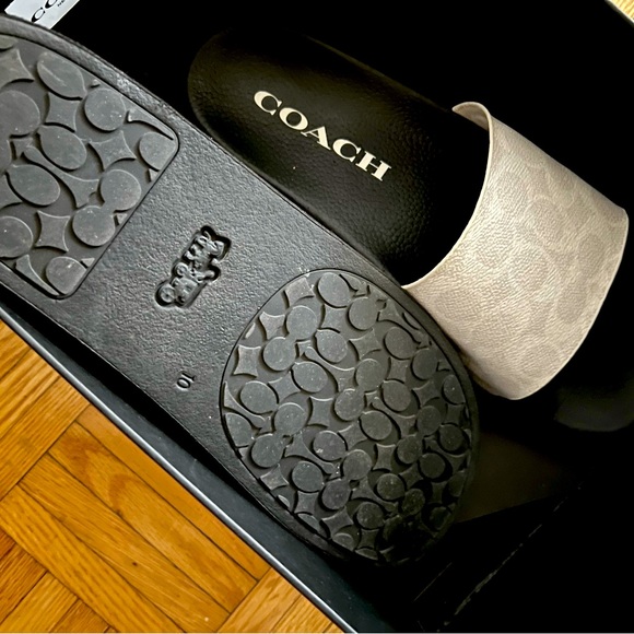 COACH Men’s flipflop new size 10 - Picture 1 of 3